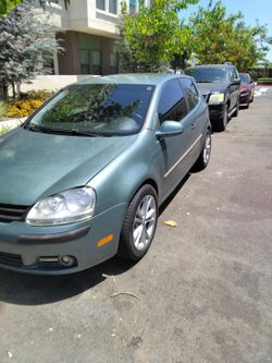2007 Volkswagen Rabbit 2 door.