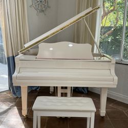 Wurletzer Gloss White Baby Grand Piano 