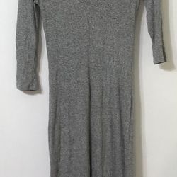 Women’s gray knit dress  V-neck long sleeves  size L