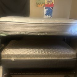 Metal Bunk Bed Twin W/ Attached Ladder