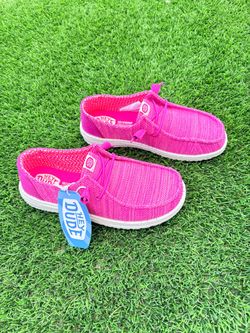 New - Hey Dude Women's Slip-On Shoes Pink