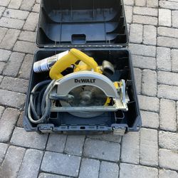 Dewalt Saw