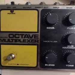Electro Harmonix Octave Deluxe multiplexer