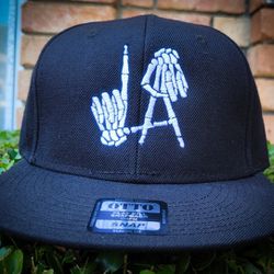 Los Angeles Skull Hands Embroidered Snapback 