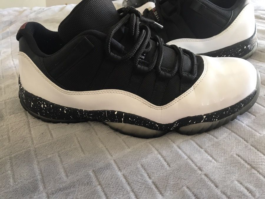 Air Jordan tuxedo 11's custom design. Size 10.5