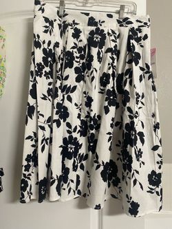 Girstunm White w Black Flower Print