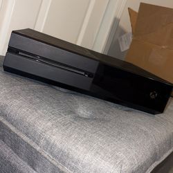 Xbox 1 Console w/ controller!!