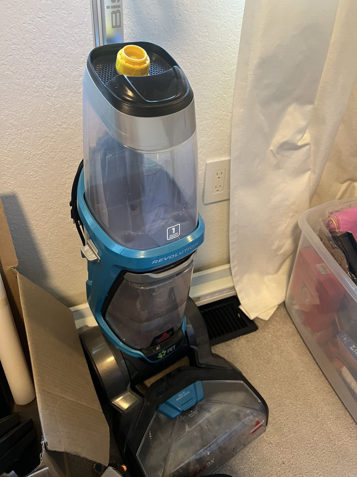 Bissel Carpet Shampooer