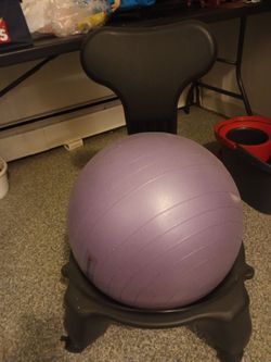 Ergonomic desk chair