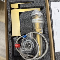 Brushed Gold Finishing Basin Faucet