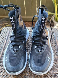 *New* Womens Under Armour HOVR Highlight Ace 2.0 Volley Ball Shoes Black sz 6