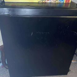 Mini Fridge 