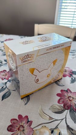 Pokémon TCG 30th Celebration Elite Trainer Box