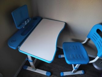 Kids Adjustable Desk