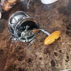 Penn Senator 4/0  Ocean Reel With Wooden Handle
