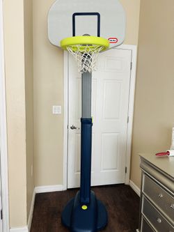 Little Tikes Easy Score Adjustable Basketball Hoop