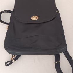 Travelon Women's Anti-Theft Tailored Backpack.