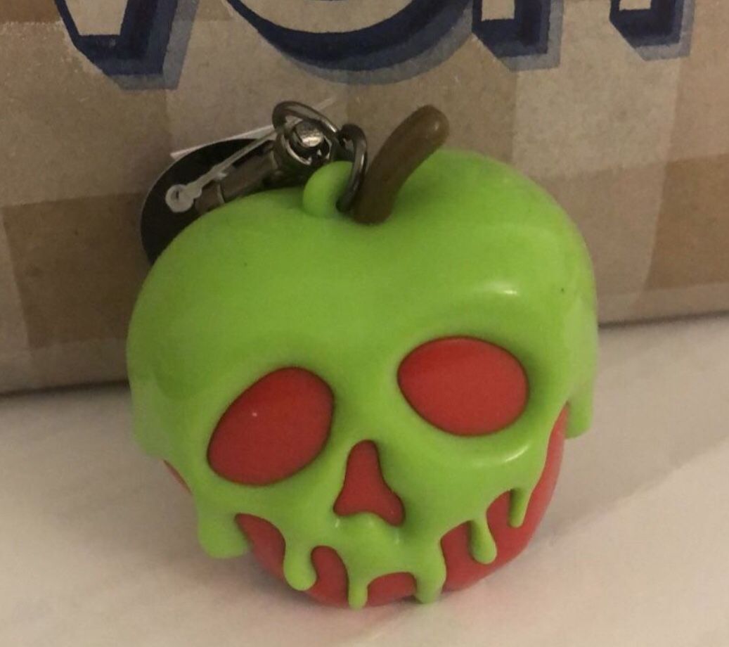 Disney Evil Queen Villains  Poisonous Apple Holder Bath And Body Works Read Description
