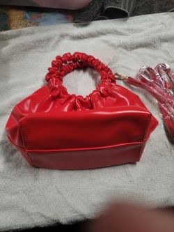 LOT OF PURSES FOR GIRLS