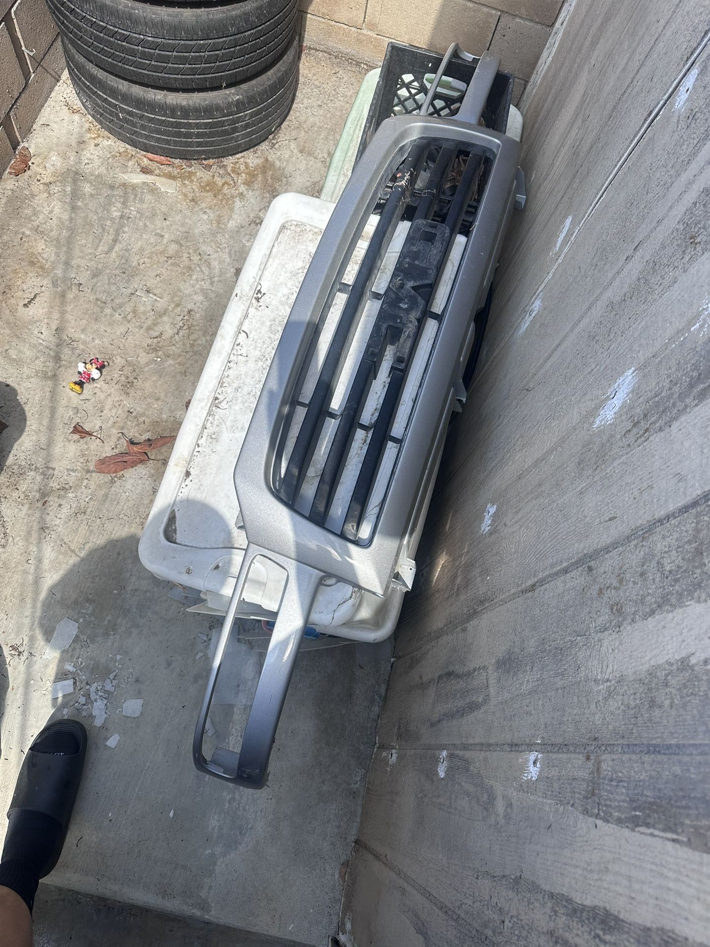 Oem GMC Sierra Grille 