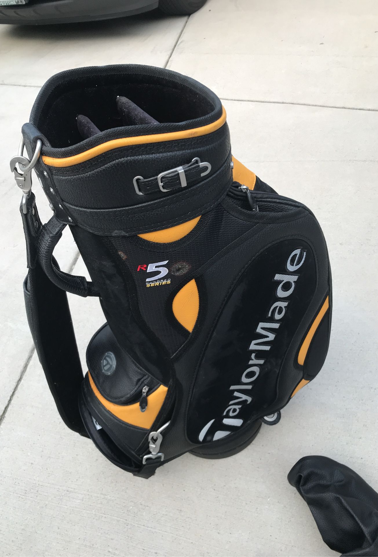 Taylormade R5 series golf cart bag with raincover