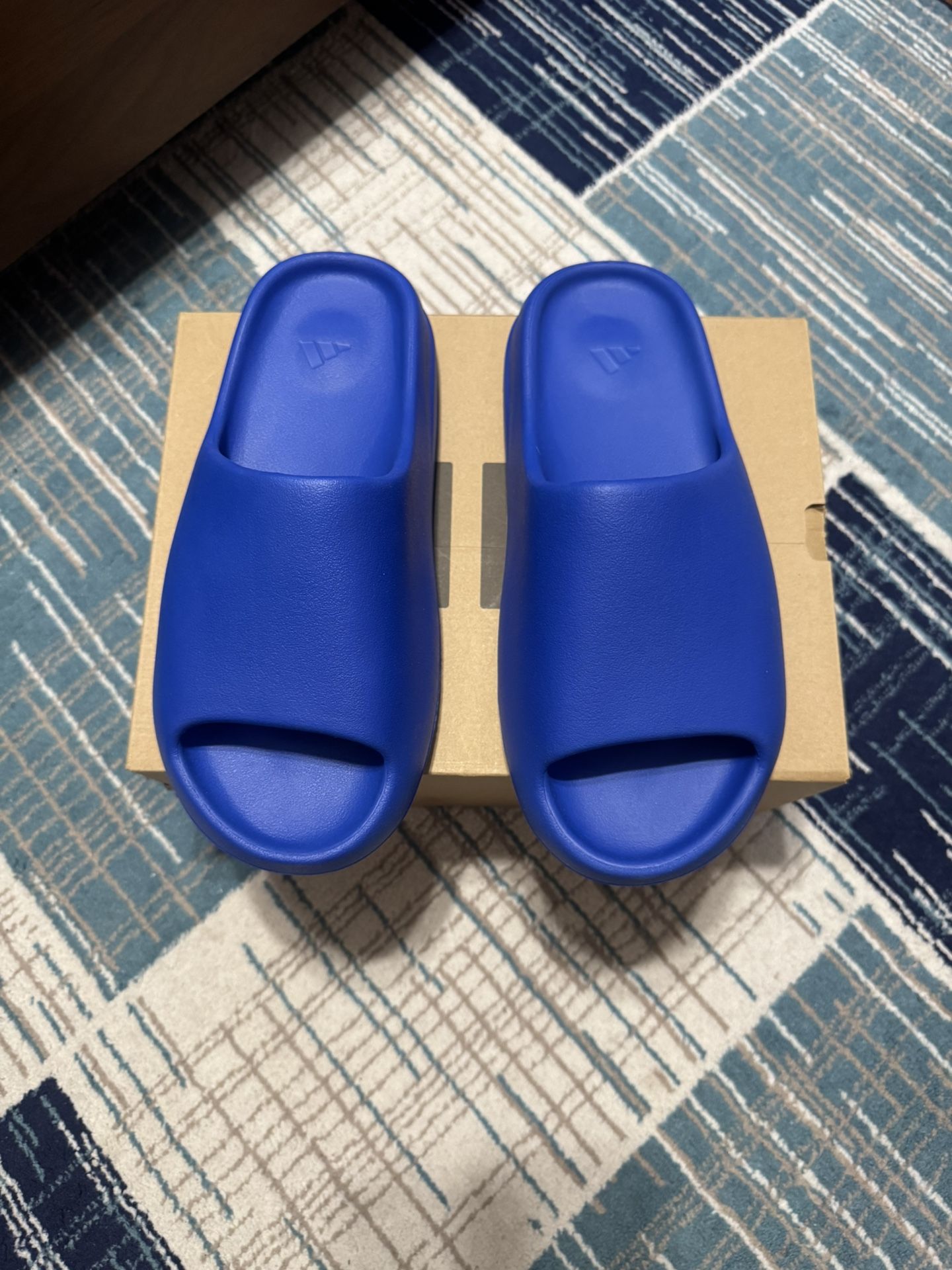 Adidas Yeezy Slides / Men’s Size 11 / Azure Blue