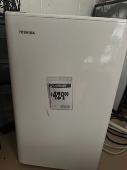 Toshiba 12000 btu portable AC unit. Almost new