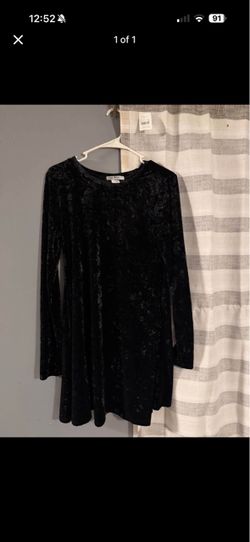 Black Crushed Velvet Long Sleeve Mini Dress
