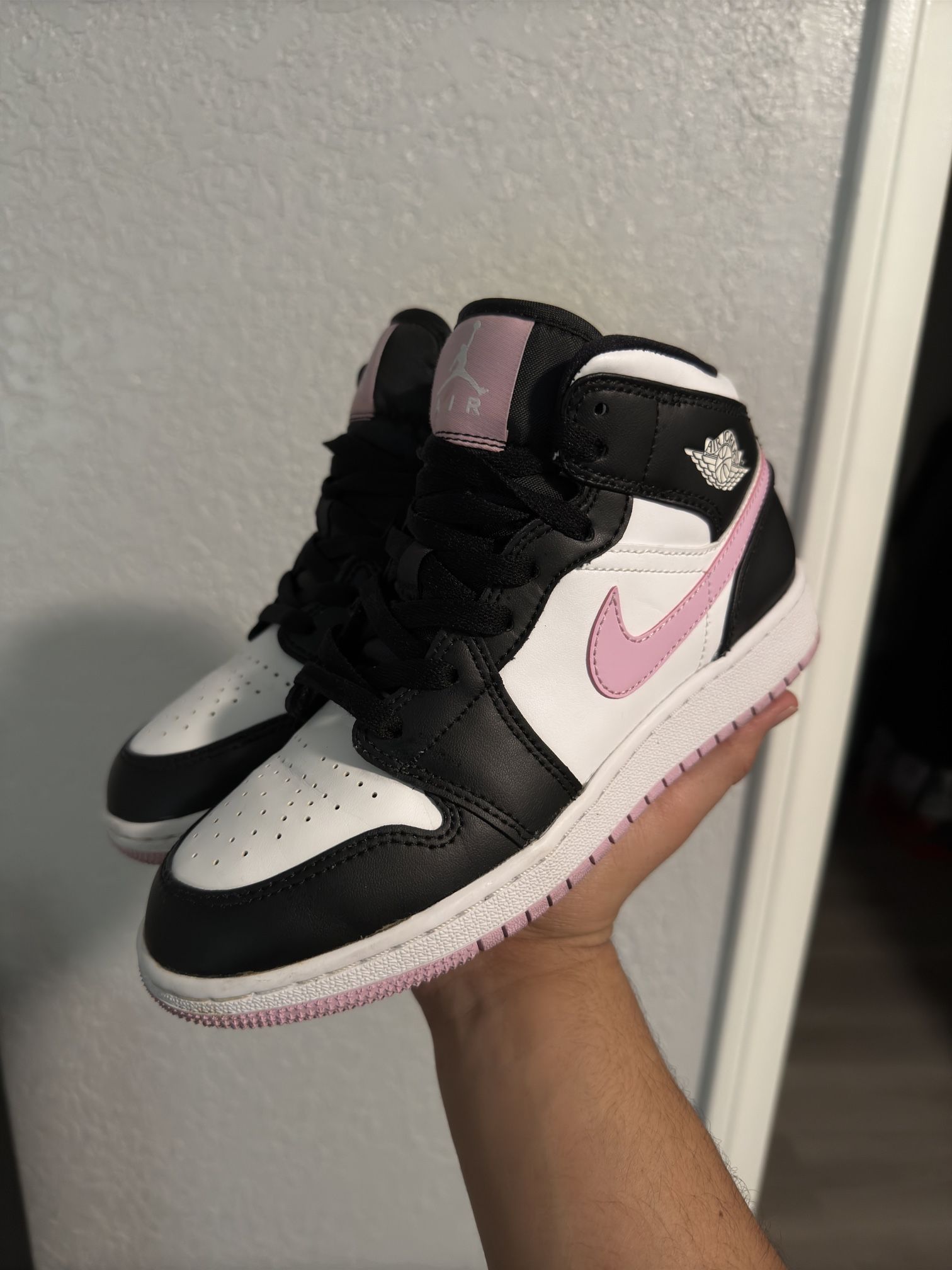 Jordan 1 Mid Arctic Pink 4.5Y