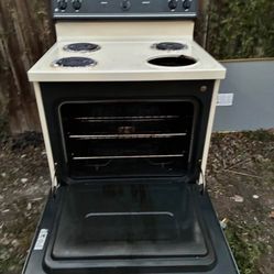 G.E Electric Stove 