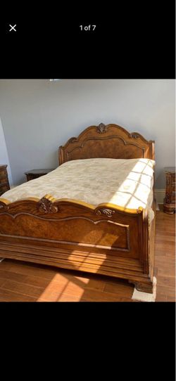 Queen size Bedroom set ( deliver available)