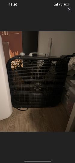 2 Box Fans 