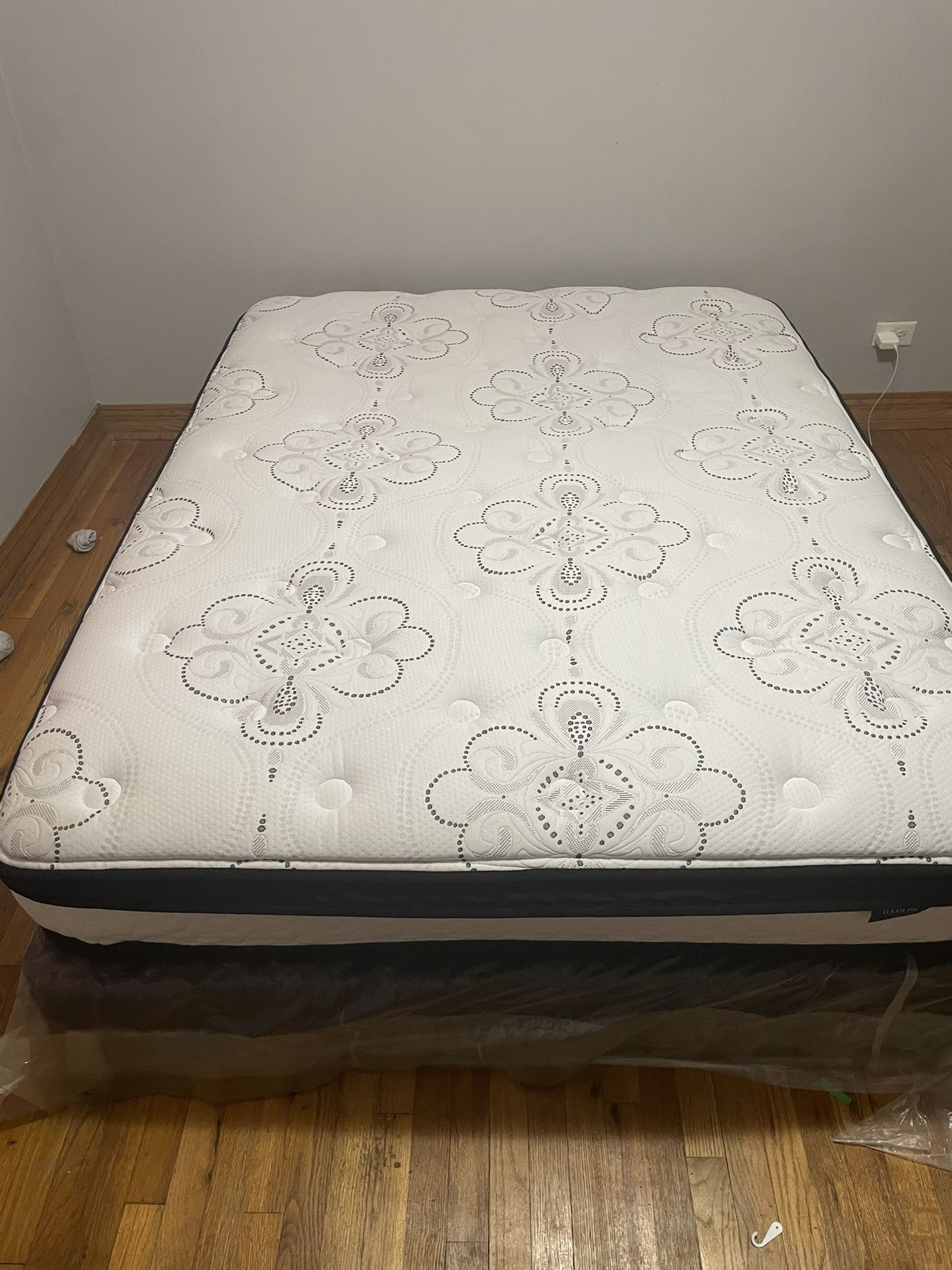 Queen Pillow Top Bed