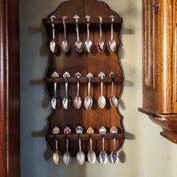 18 Souveniers Spoons With Display