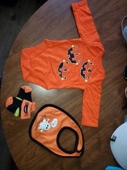 Halloween baby bundle onesie socks and bib