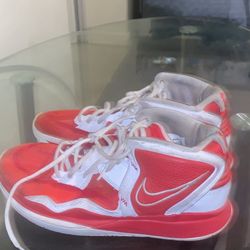 Kyrie Basketball Shoes 