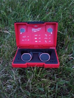 Milwaukee USB Bluetooth Jobsite Earbuds