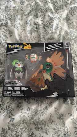 Pokemon Rowlet evolution toy set