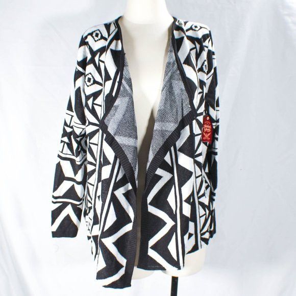 NWT Black & White Geometric Print Open Cardigan Size Large
NWT
Faded Glory