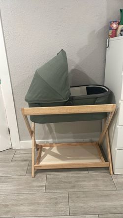 Uppababy Bassinet & Bassinet Stand