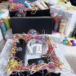 Black Arctic Ember™ Gift Set- Vacuum flask + Neck massager + Power bank with phone stand