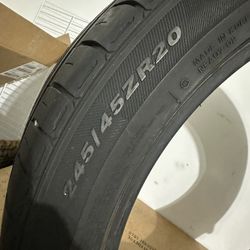 245/45 ZR20
