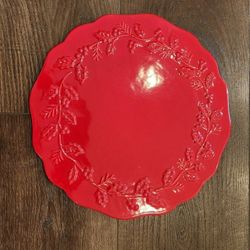 Christmas Garland/Poinsettia Red oval serving platter,12.5 inch, ceramic, embossed holly and berry pattern along its scalloped edges, great condition 