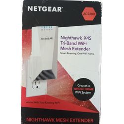 Nighthawk X4S Tri Band WiFi mesh Extender Open 