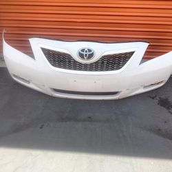 2007-2009 Toyota Camry Complete Front Bumper With All Accessories OEM.