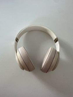 Rose Gold Beats by Dre Studio 3