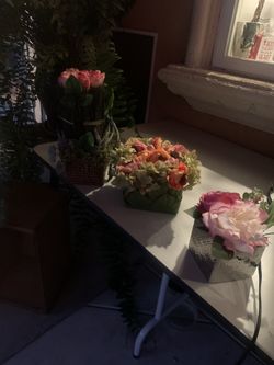 FLOWER CENTER PIECES