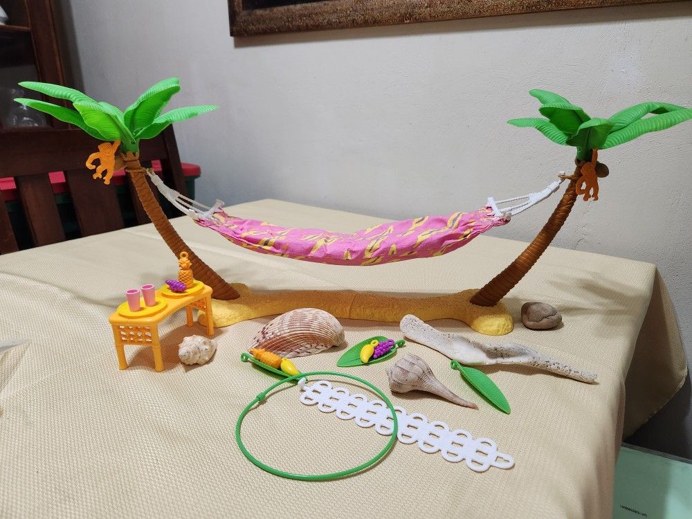 Barbie Hawaiian Fun HAMMOCK HIDEAWAY Playset (1990) #5702