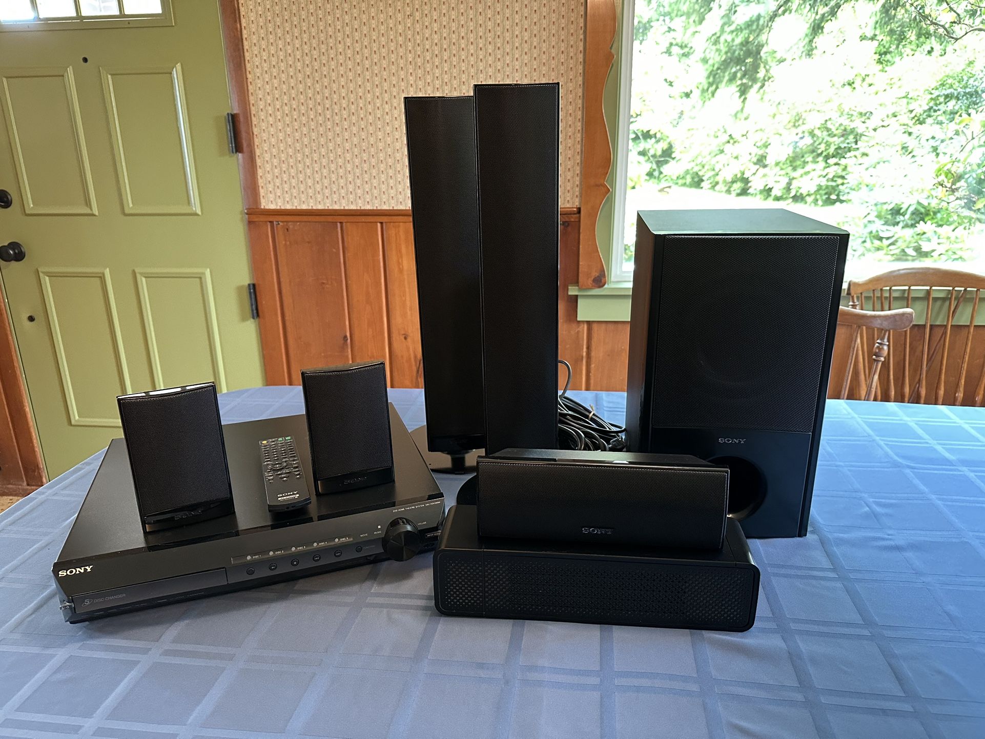 Sony - 5 disc DVD player with surround sound system