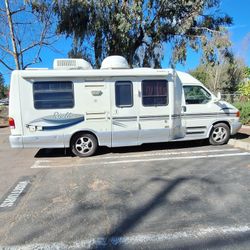 2003 Winnebago Rialta 22’